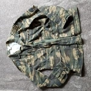 Toska camo utility jacket with shoulder hardware